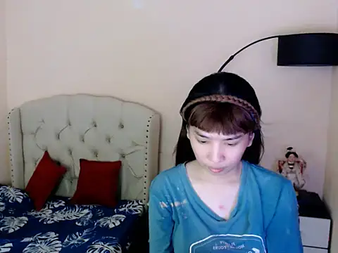 Snapshot of ShantalFoxxy_ chatting on July 2026 06:51:01 AM ShantalFoxxy online show from July 2026 06:51:01 AM