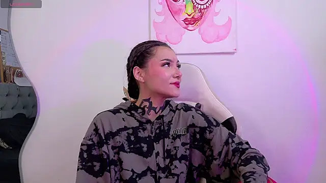 sara queen10 online show from October 2025 01:50:01 PM