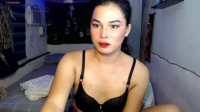 Snapshot of Miss_Chloe69 chatting on October 2025 05:08:02 AM Miss Chloe69 online show from October 2025 05:08:02 AM