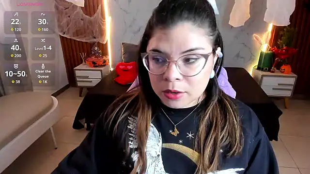 shasha bloom online show from October 2025 07:38:02 PM