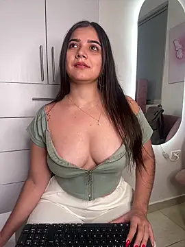 salomecute21 online show from February 2026 11:06:02 AM