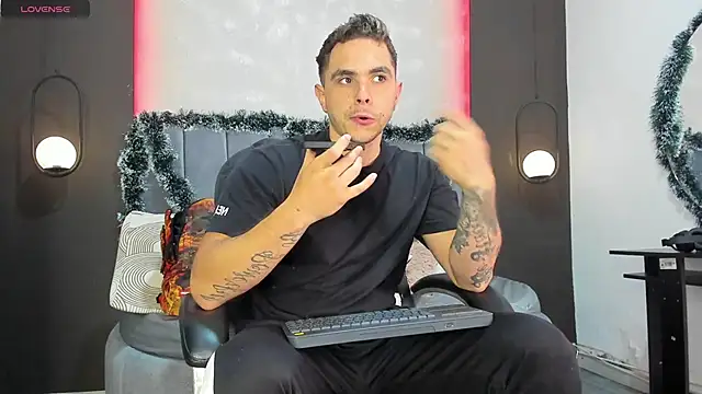 Liam walk  online show from November 2025 10:12:01 PM