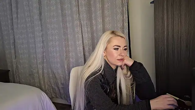 kinkylilsweetie online show from November 2025 10:25:02 AM