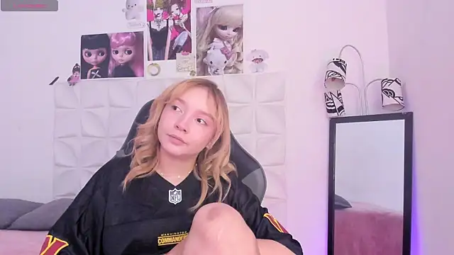 JuliethMoss online show from November 2025 08:18:02 PM