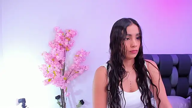 maily zanss online show from April 2026 07:55:01 PM