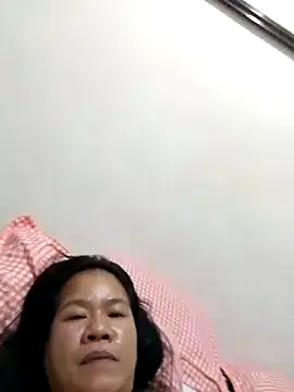 Snapshot of AsianbouncieGIRL chatting on May 2026 11:23:04 PM AsianbouncieGIRL online show from May 2026 11:23:04 PM