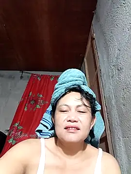 Everleigh mom online show from September 2025 04:13:02 AM