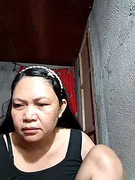 Everleigh mom online show from September 2025 08:03:01 PM