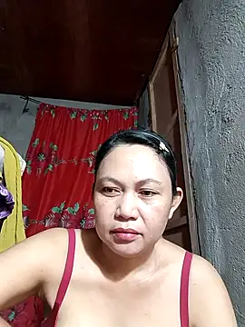 Everleigh mom online show from October 2025 10:47:01 AM