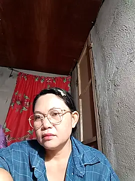 Everleigh mom online show from October 2025 10:15:01 AM