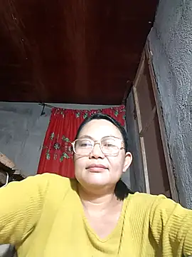 Everleigh mom online show from October 2025 12:17:01 PM