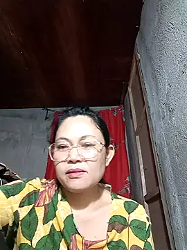 Everleigh mom online show from December 2025 10:13:01 AM