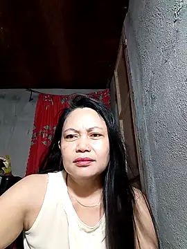 Everleigh mom online show from December 2025 07:52:01 PM