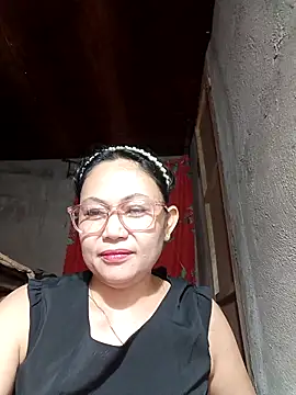 Everleigh mom online show from December 2025 11:08:01 AM