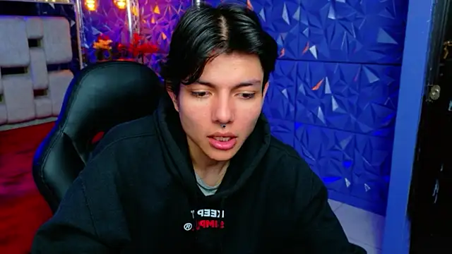 alandelrey57 online show from February 2026 04:38:01 PM