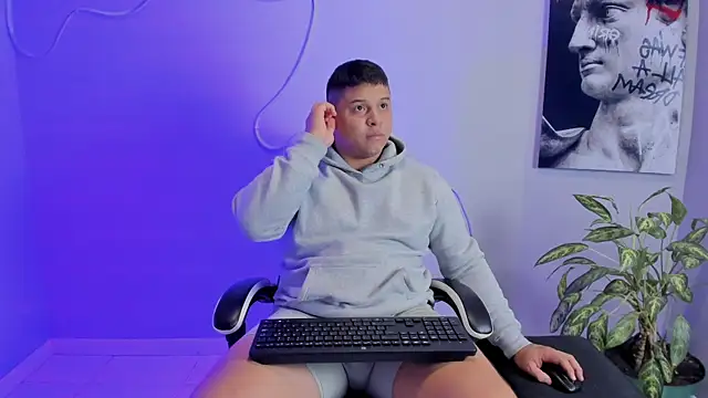 Snapshot of Maximus_Steel chatting on September 2025 02:57:01 AM Maximus Steel online show from September 2025 02:57:01 AM