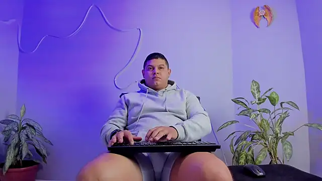 Snapshot of Maximus_Steel chatting on October 2025 11:55:01 AM Maximus Steel online show from October 2025 11:55:01 AM