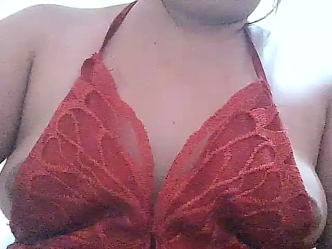Snapshot of fresh_rosie chatting on April 2026 07:28:01 PM fresh rosie online show from April 2026 07:28:01 PM