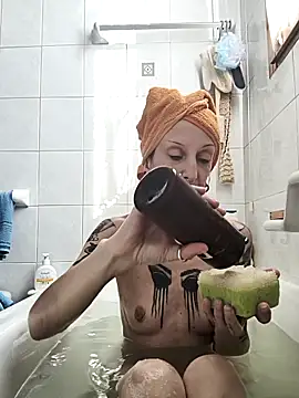 Snapshot of DEALYLITH chatting on November 2025 10:03:01 AM DEALYLITH online show from November 2025 10:03:01 AM