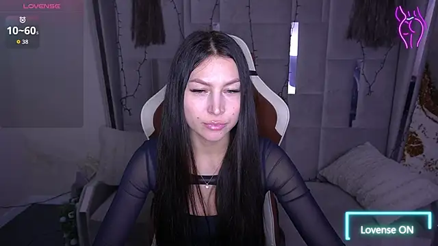 EliseVelour online show from February 2026 01:59:01 PM