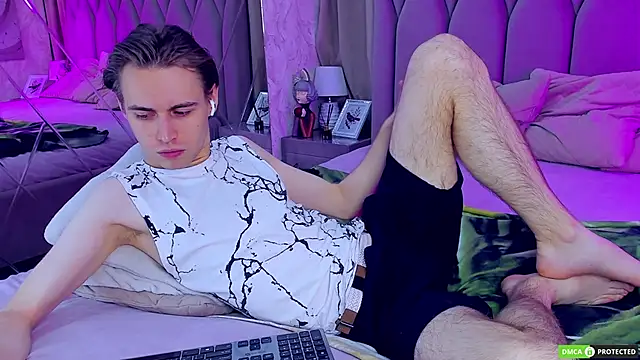 WilliamDyson online show from November 2025 03:56:01 AM