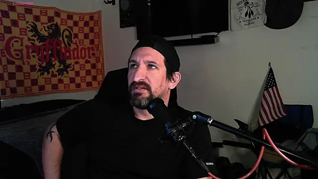 DevilPup75  online show from October 2025 03:09:01 PM