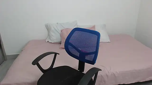 Tiiana online show from September 2025 11:54:02 AM