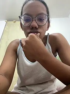 Valen1800 online show from December 2025 01:02:01 AM