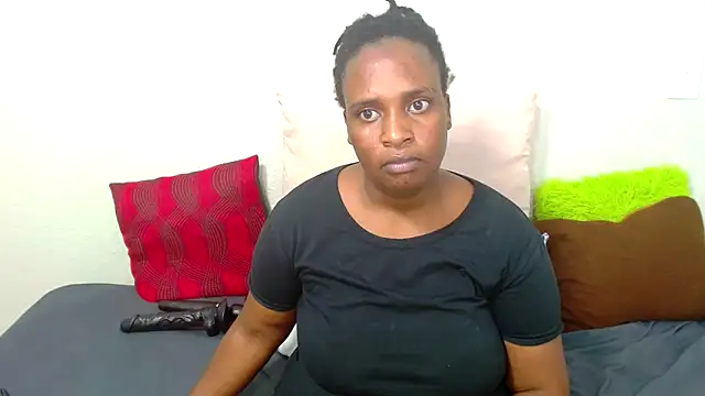 QueenRomaxx1 online show from November 2025 04:38:02 PM