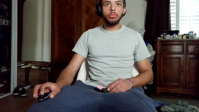 DERTYLAY online show from April 2026 09:57:02 PM