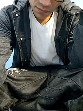 Mirreylatino online show from November 2025 04:55:02 AM