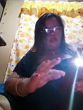 Snapshot of Huge_mama69 chatting on April 2026 02:33:01 PM Huge mama69 online show from April 2026 02:33:01 PM