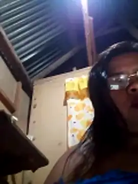 Snapshot of Huge_mama69 chatting on May 2026 12:45:02 PM Huge mama69 online show from May 2026 12:45:02 PM