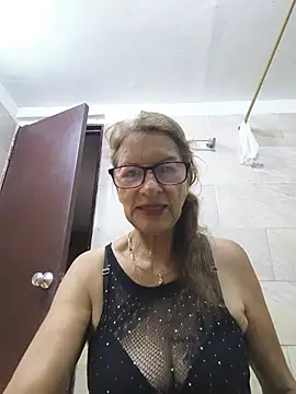 MaryeLunna online show from June 2026 11:27:01 AM