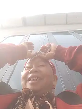 Snapshot of VangLe73 chatting on February 2026 03:07:02 AM VangLe73 online show from February 2026 03:07:02 AM