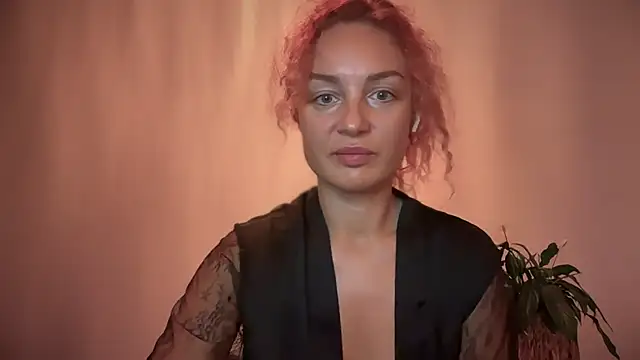 Reddgiirl online show from October 2025 05:26:02 AM