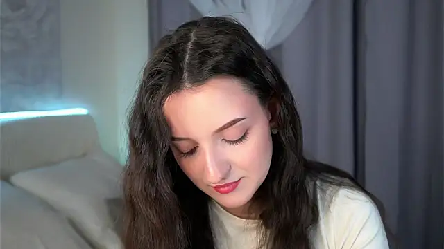 FalineBeacher online show from March 2026 01:18:02 AM