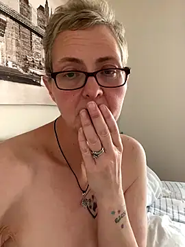 Curvy-Jinx online show from November 2025 09:31:01 AM