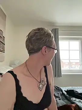 Curvy-Jinx online show from November 2025 09:42:01 AM