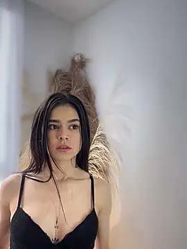 Sofi Leal online show from October 2025 12:36:02 PM