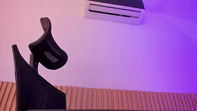 OliviaSweett online show from September 2025 01:02:02 PM