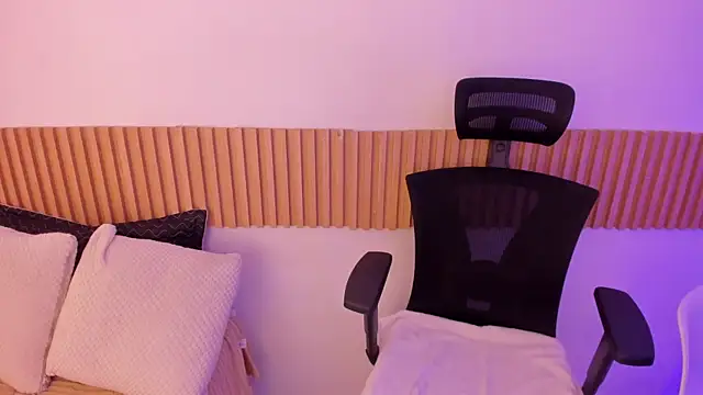 OliviaSweett online show from October 2025 08:16:02 PM