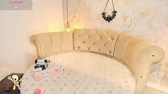 nathaliamiller online show from October 2025 04:19:02 PM