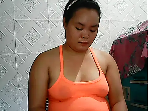 Snapshot of CreamyPussy4uxx chatting on May 2026 01:02:04 AM CreamyPussy4uxx online show from May 2026 01:02:04 AM