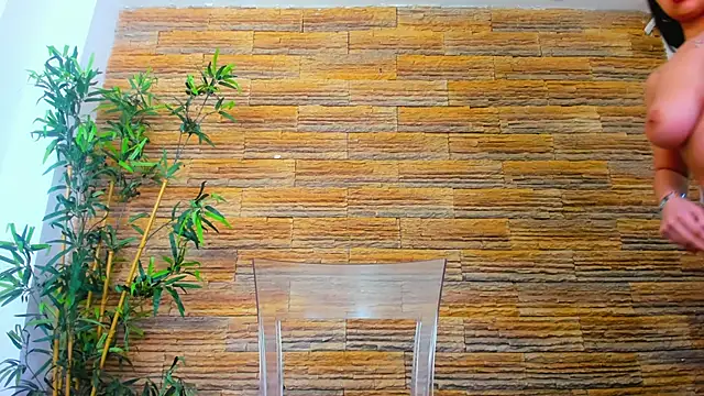 Cupcake Izzy online show from April 2026 05:02:02 AM