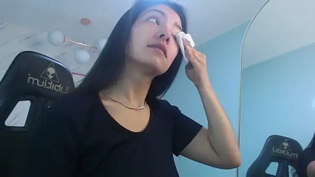 victoria hernandez t  online show from March 2026 01:08:01 PM