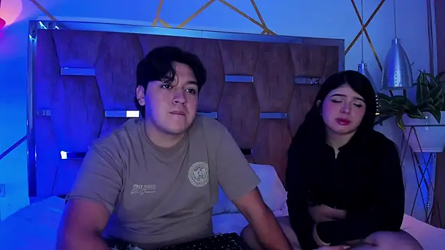 EmilyANDrew  online show from November 2025 04:55:02 AM