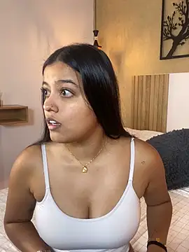 Camila Bustamante online show from September 2025 02:18:02 PM