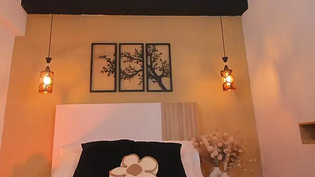 Camila Bustamante online show from October 2025 02:15:02 PM