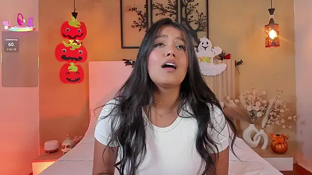 Camila Bustamante online show from October 2025 04:42:02 PM